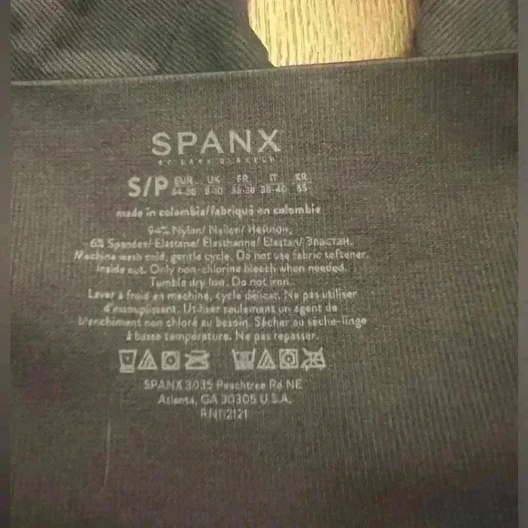 NWT SPANX Look at Me Now Bike Short Size S - Picture 3 of 6